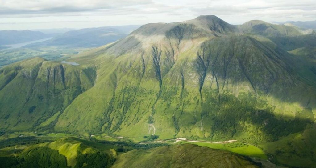 ben-nevis-the-highest-mountain-in-the-uk-beautiful-british