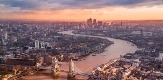 5 Places to Visit for a Day Trip from London 5 Places to Visit for a Day Trip from London