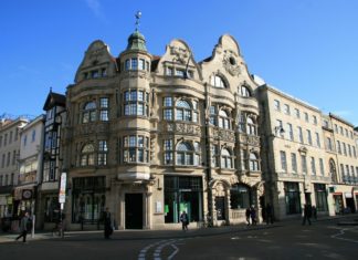 5 Affordable Stores in UK to Buy Clothes Clothes